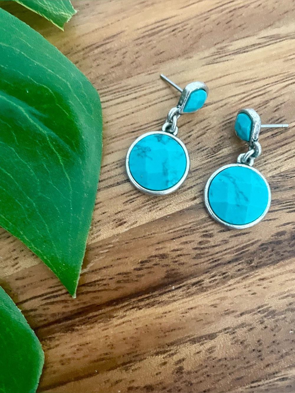 Lucky Brand faux turquoise & silver circle tear drop earrings fishtail back